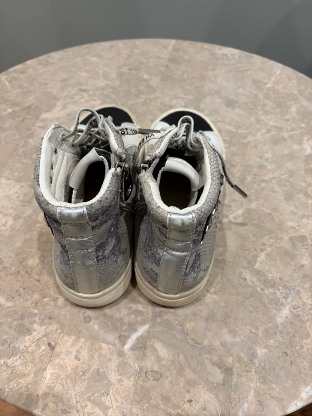 Vintage Havana High-Top Sneakers in White and Black - Picture 4 of 6